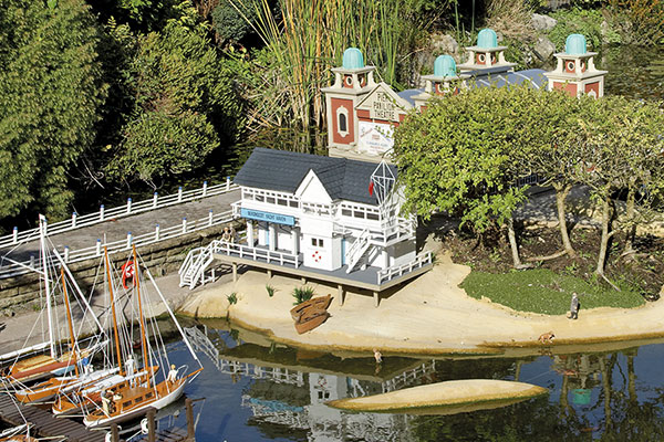 Go to Bekonscot Model Village and Railway with Chiltern Railways
