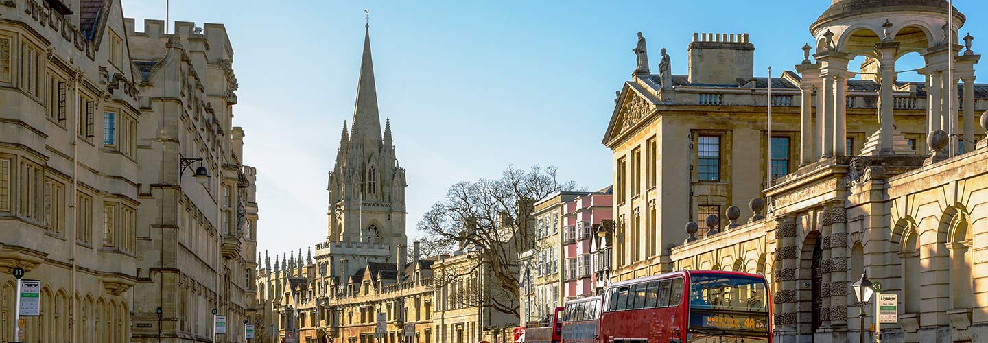 Historic buildings in Oxford high street 