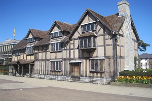 Flock to Shakespeare's Birthplace with Chiltern Railways