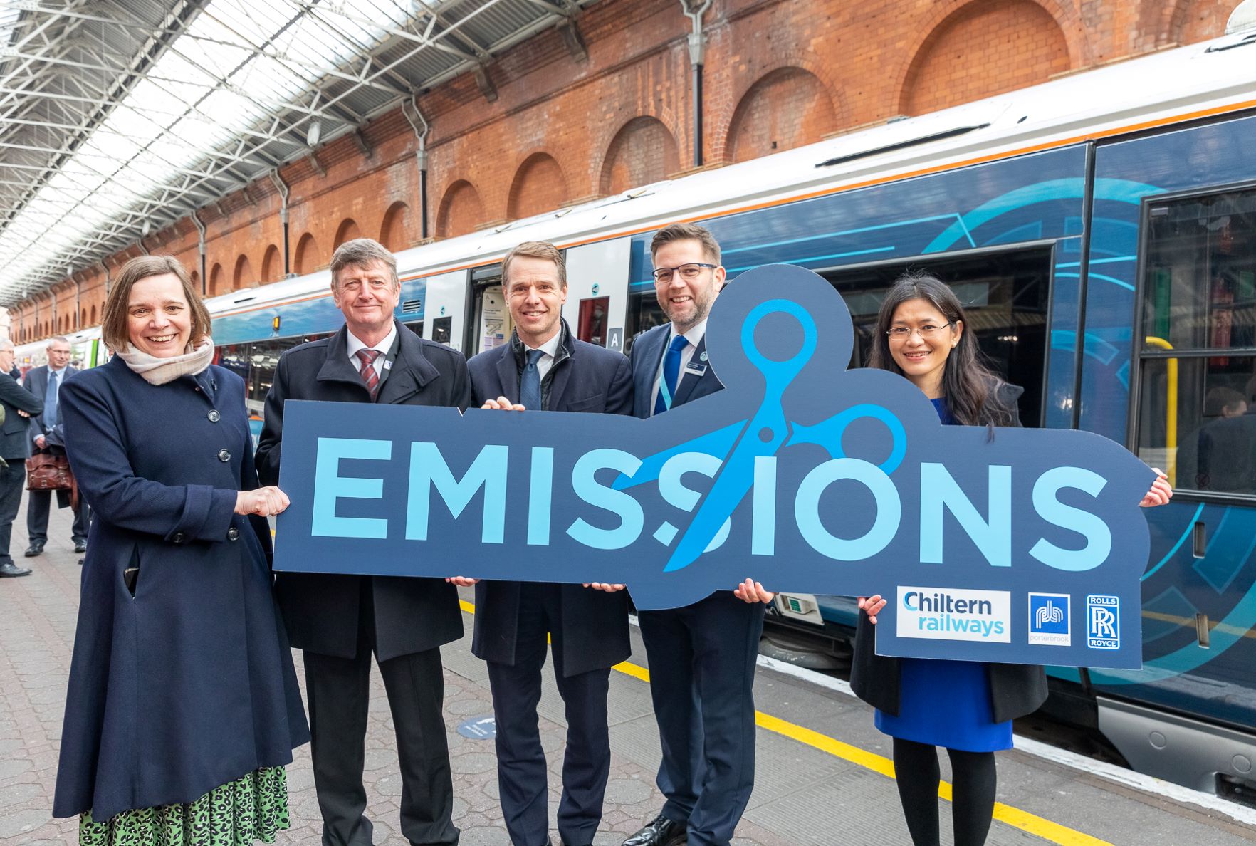 Representatives of Chiltern Railways, Porterbrook, Rolls-Royce and the Department for Transport launch the HybridFLEX train into passenger service 