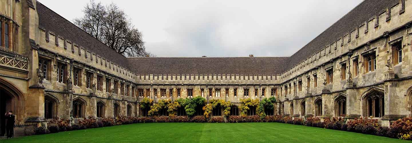 Flock to Magdalen College in Oxford with Chiltern Railways